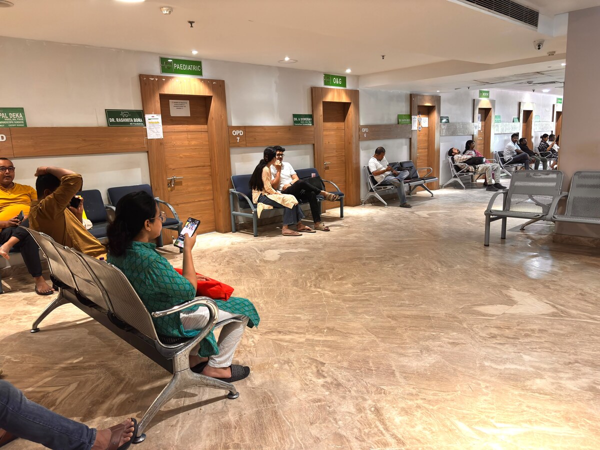 Child-friendly waiting area and lounge at Bloom